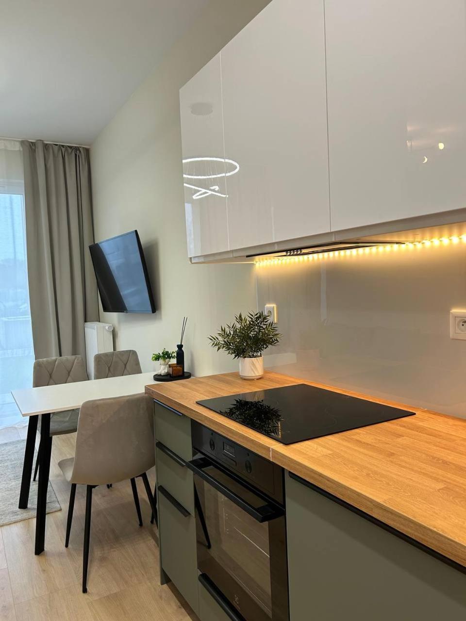 Warsaw Airport Apartment Exterior photo